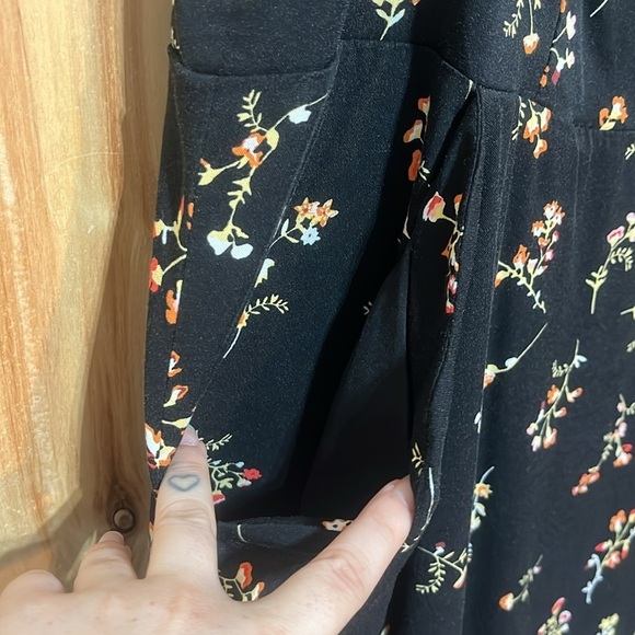 41 Hawthorn Black Floral Scallop Neck Mini Dress Size 2X - Picture 3 of 8